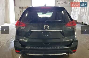 Внедорожник / Кроссовер Nissan Rogue 2018 в 
