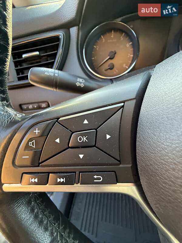 Позашляховик / Кросовер Nissan Rogue 2019 в Миколаєві