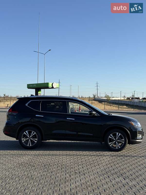 Позашляховик / Кросовер Nissan Rogue 2019 в Миколаєві