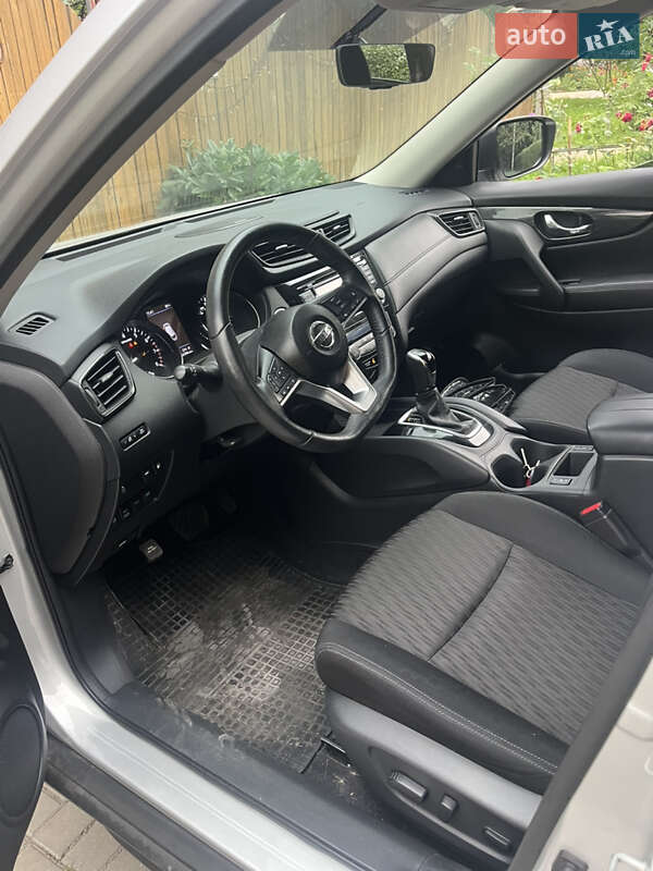 Внедорожник / Кроссовер Nissan Rogue 2018 в Высоком