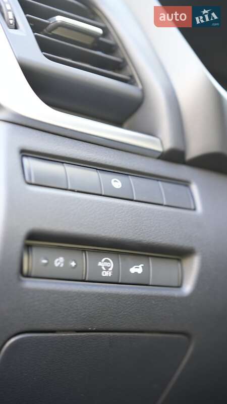 Позашляховик / Кросовер Nissan Rogue 2023 в Дніпрі