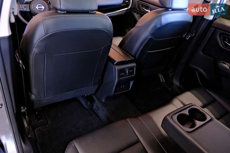 Внедорожник / Кроссовер Nissan Rogue 2023 в Одессе