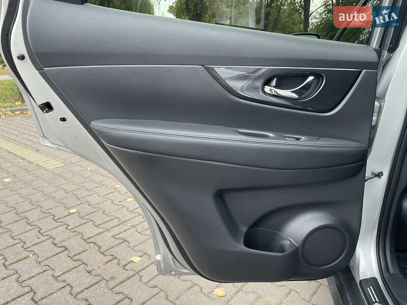 Позашляховик / Кросовер Nissan Rogue 2018 в Миргороді