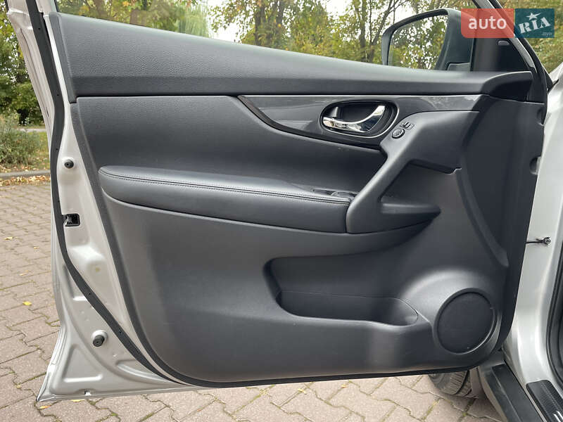 Позашляховик / Кросовер Nissan Rogue 2018 в Миргороді