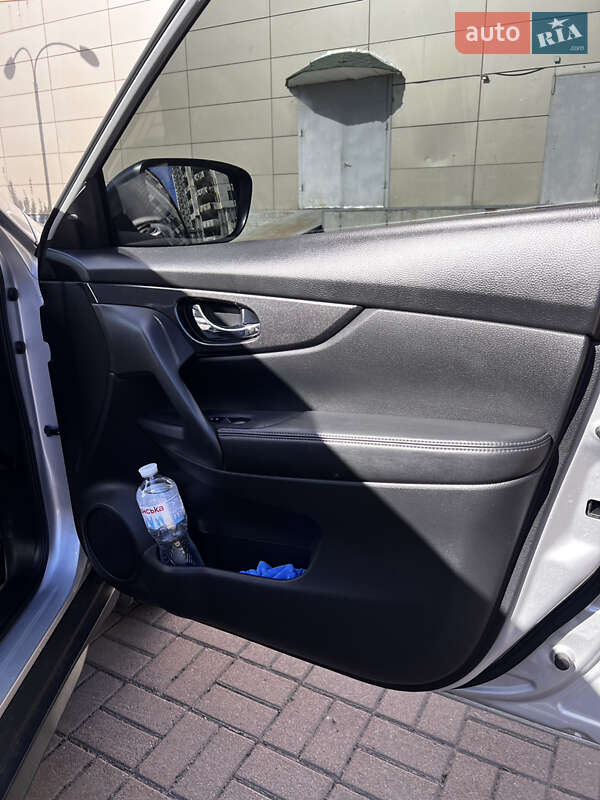 Позашляховик / Кросовер Nissan Rogue 2017 в Києві