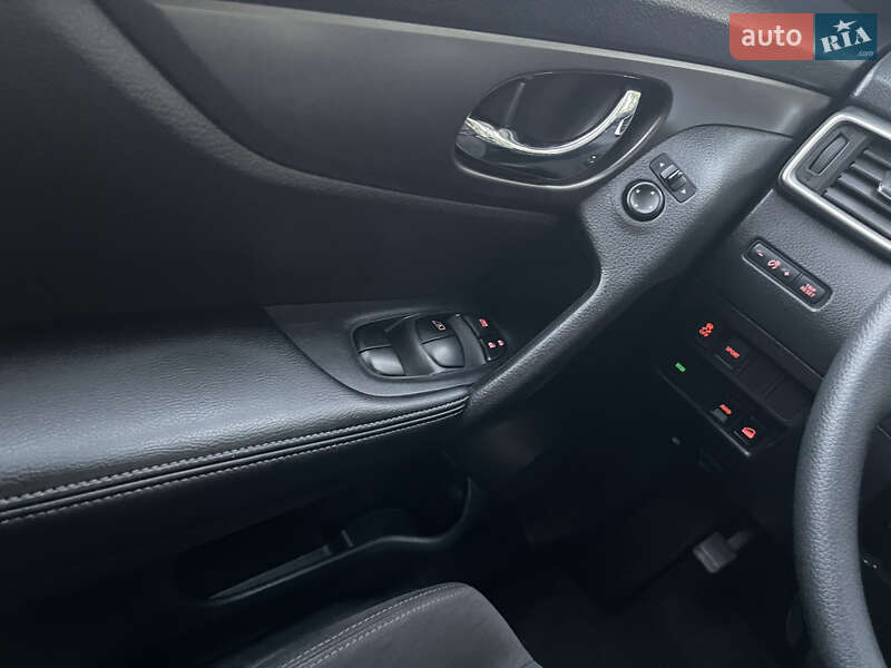 Внедорожник / Кроссовер Nissan Rogue 2015 в Одессе