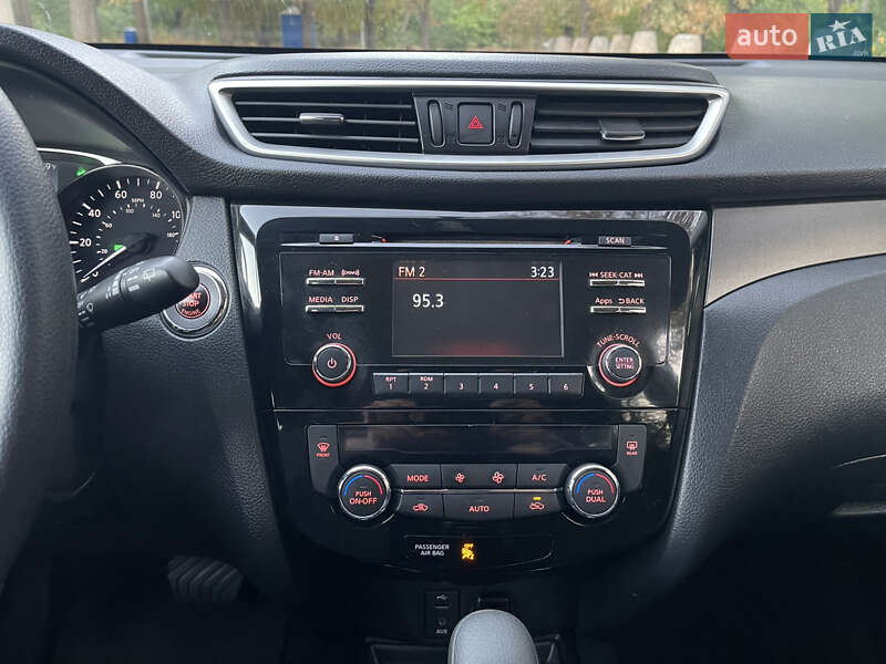 Внедорожник / Кроссовер Nissan Rogue 2015 в Одессе