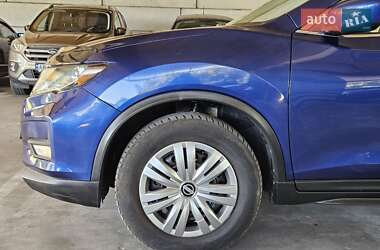 Внедорожник / Кроссовер Nissan Rogue 2017 в 
