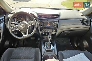 Внедорожник / Кроссовер Nissan Rogue 2017 в 