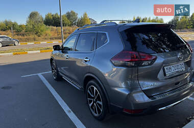 Внедорожник / Кроссовер Nissan Rogue 2018 в 