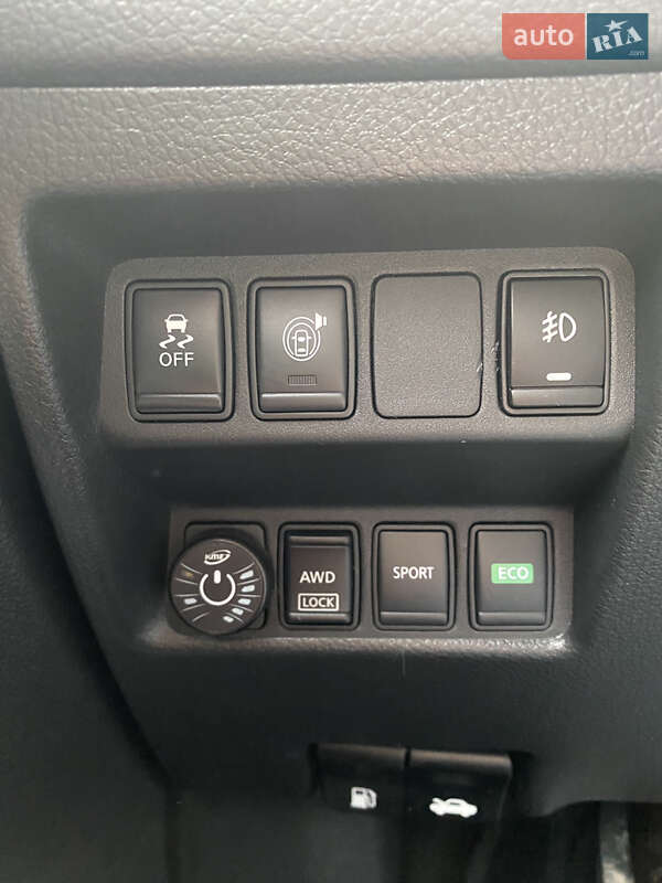 Внедорожник / Кроссовер Nissan Rogue 2017 в Виннице