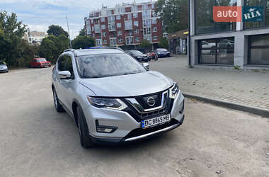 Внедорожник / Кроссовер Nissan Rogue 2017 в Львове