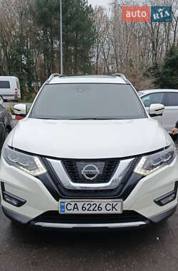 Внедорожник / Кроссовер Nissan Rogue 2016 в Ирпене