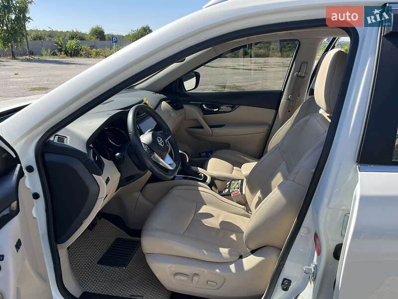 Внедорожник / Кроссовер Nissan Rogue 2016 в Киеве