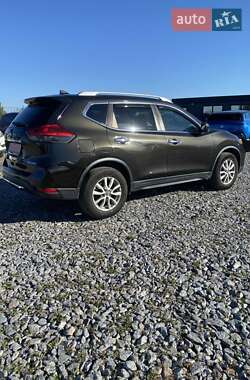Внедорожник / Кроссовер Nissan Rogue 2017 в 