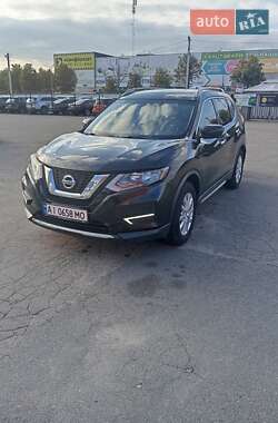 Внедорожник / Кроссовер Nissan Rogue 2016 в Киеве