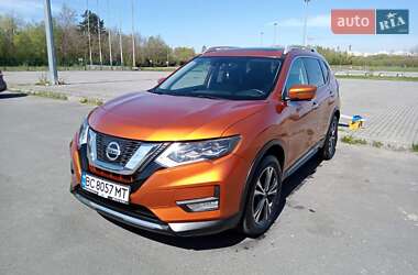 Внедорожник / Кроссовер Nissan Rogue 2016 в Львове