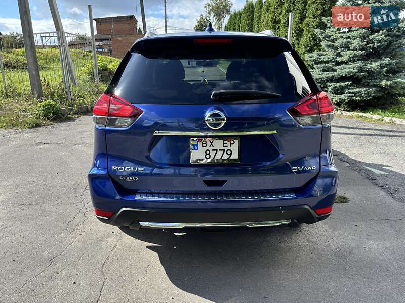Внедорожник / Кроссовер Nissan Rogue 2017 в Хмельницком
