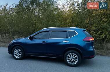 Внедорожник / Кроссовер Nissan Rogue 2017 в Малой Виске