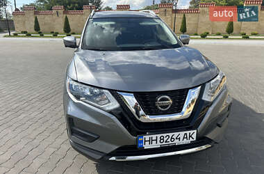 Внедорожник / Кроссовер Nissan Rogue 2018 в 