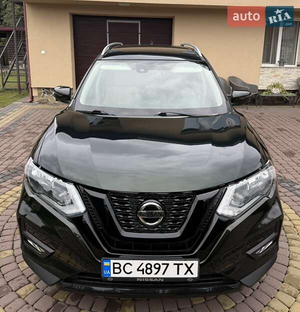 Внедорожник / Кроссовер Nissan Rogue 2018 в Яворове