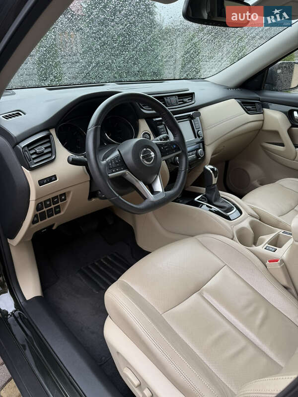 Внедорожник / Кроссовер Nissan Rogue 2018 в Яворове