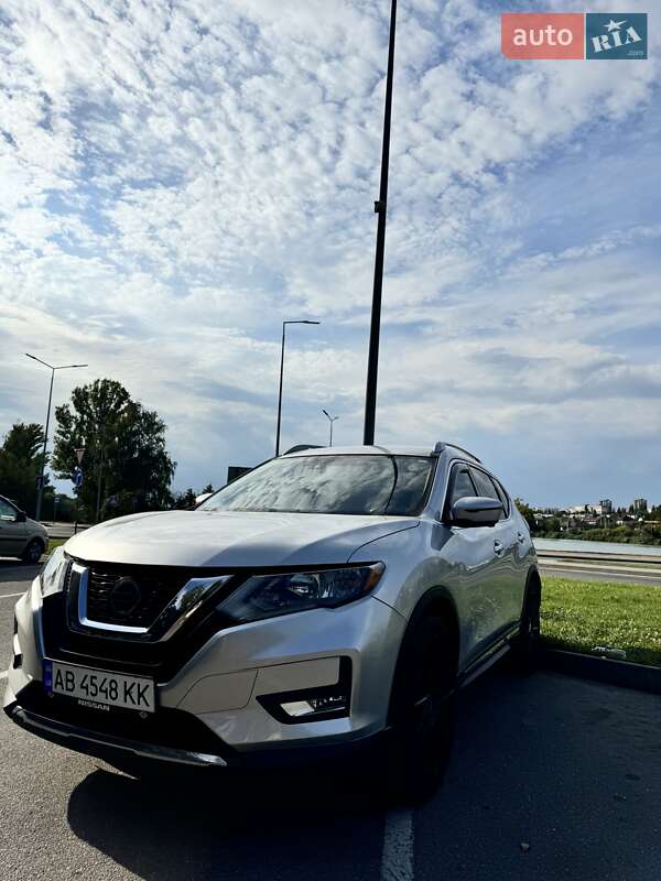 Внедорожник / Кроссовер Nissan Rogue 2018 в Виннице