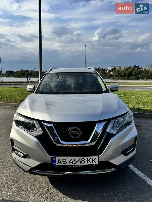 Внедорожник / Кроссовер Nissan Rogue 2018 в Виннице