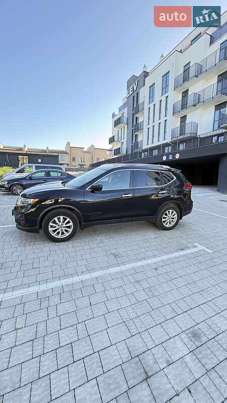 Внедорожник / Кроссовер Nissan Rogue 2018 в 