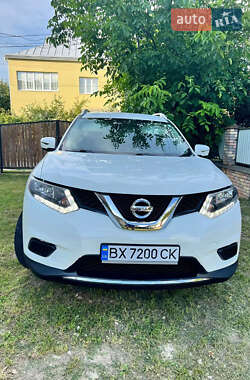 Внедорожник / Кроссовер Nissan Rogue 2015 в Волочиске