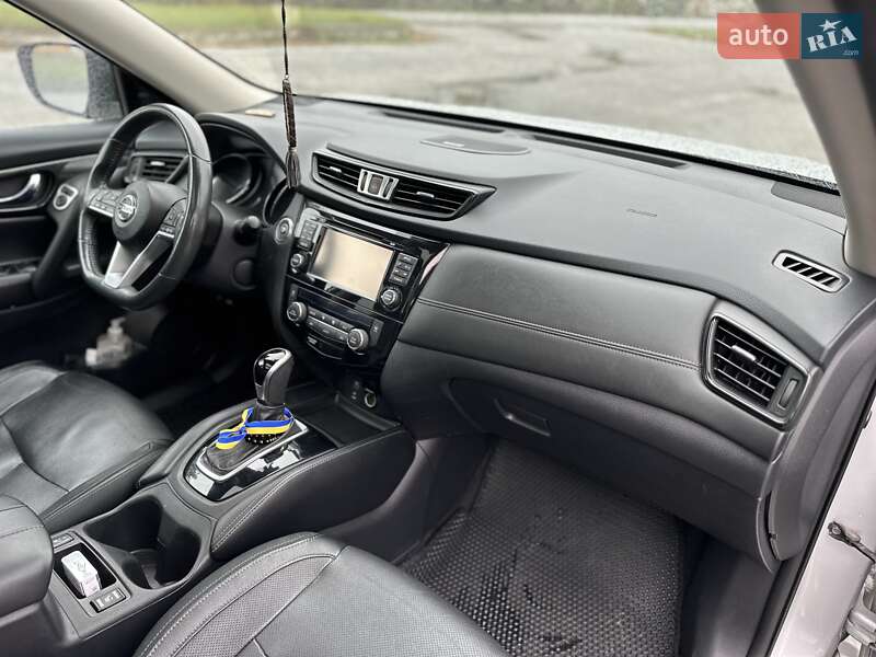 Внедорожник / Кроссовер Nissan Rogue 2017 в Броварах