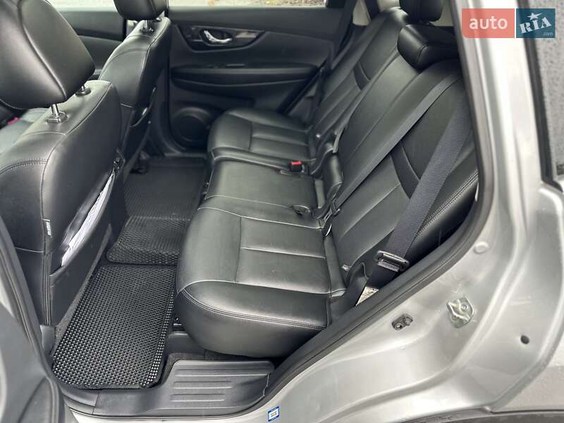 Внедорожник / Кроссовер Nissan Rogue 2017 в Броварах