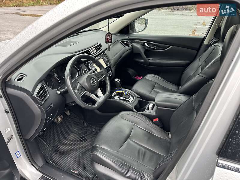 Внедорожник / Кроссовер Nissan Rogue 2017 в Броварах