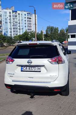 Внедорожник / Кроссовер Nissan Rogue 2015 в 