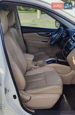 Внедорожник / Кроссовер Nissan Rogue 2015 в 
