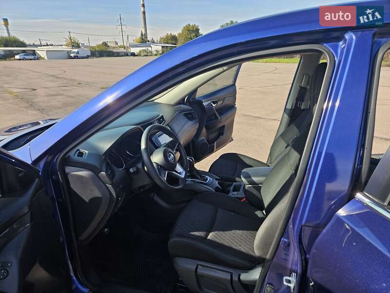 Внедорожник / Кроссовер Nissan Rogue 2018 в Ужгороде