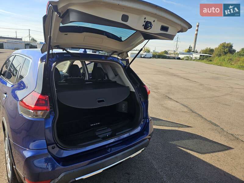 Внедорожник / Кроссовер Nissan Rogue 2018 в Ужгороде