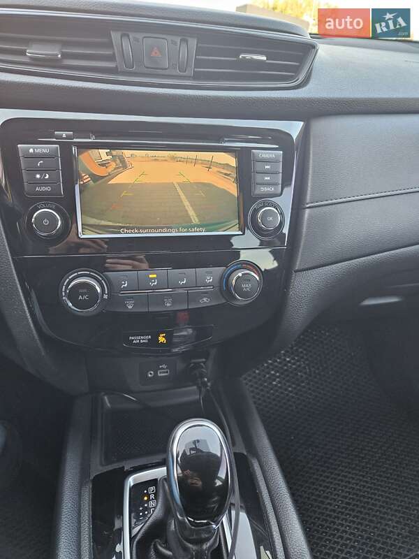 Внедорожник / Кроссовер Nissan Rogue 2018 в Ужгороде