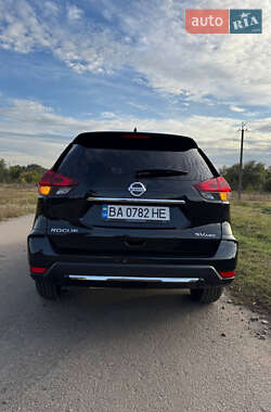 Внедорожник / Кроссовер Nissan Rogue 2017 в 