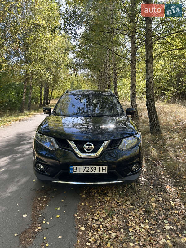 Внедорожник / Кроссовер Nissan Rogue 2016 в Лубнах