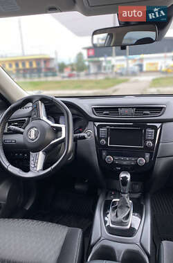 Внедорожник / Кроссовер Nissan Rogue 2020 в 