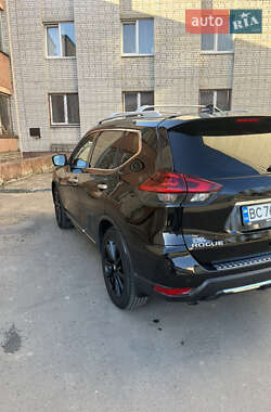 Внедорожник / Кроссовер Nissan Rogue 2020 в 