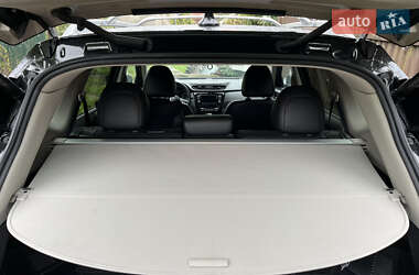 Внедорожник / Кроссовер Nissan Rogue 2020 в 