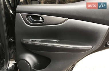 Внедорожник / Кроссовер Nissan Rogue 2018 в 