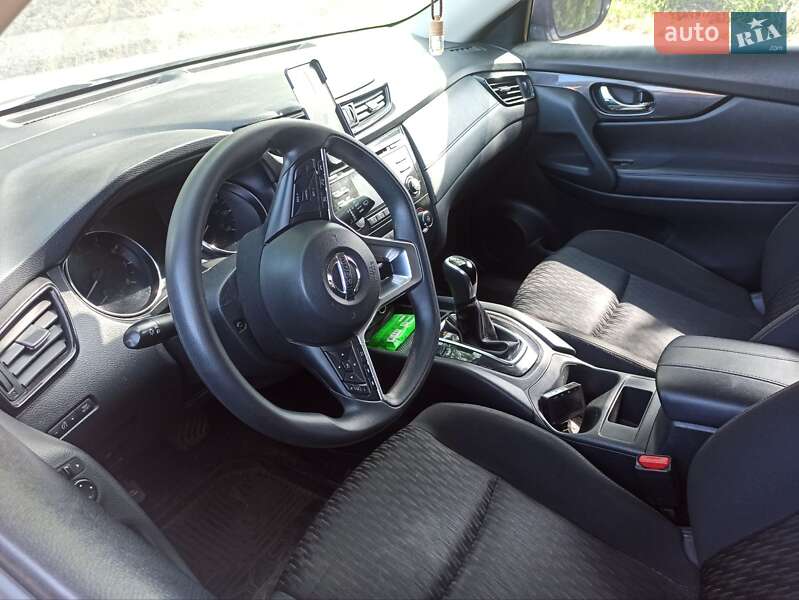 Внедорожник / Кроссовер Nissan Rogue 2016 в Ровно