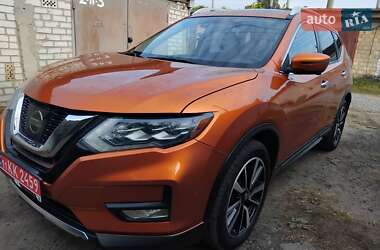 Внедорожник / Кроссовер Nissan Rogue 2017 в Киеве