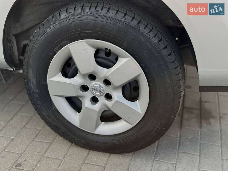 Внедорожник / Кроссовер Nissan Rogue 2013 в Калуше