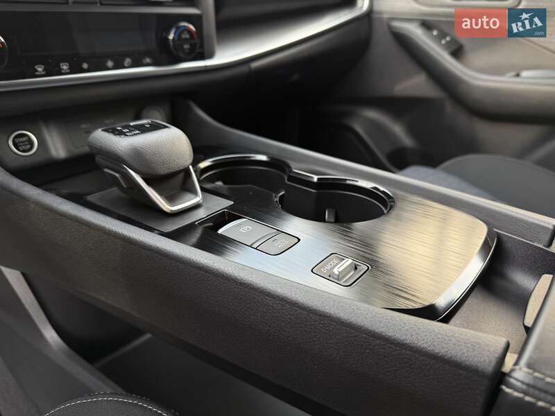 Позашляховик / Кросовер Nissan Rogue 2023 в Дніпрі