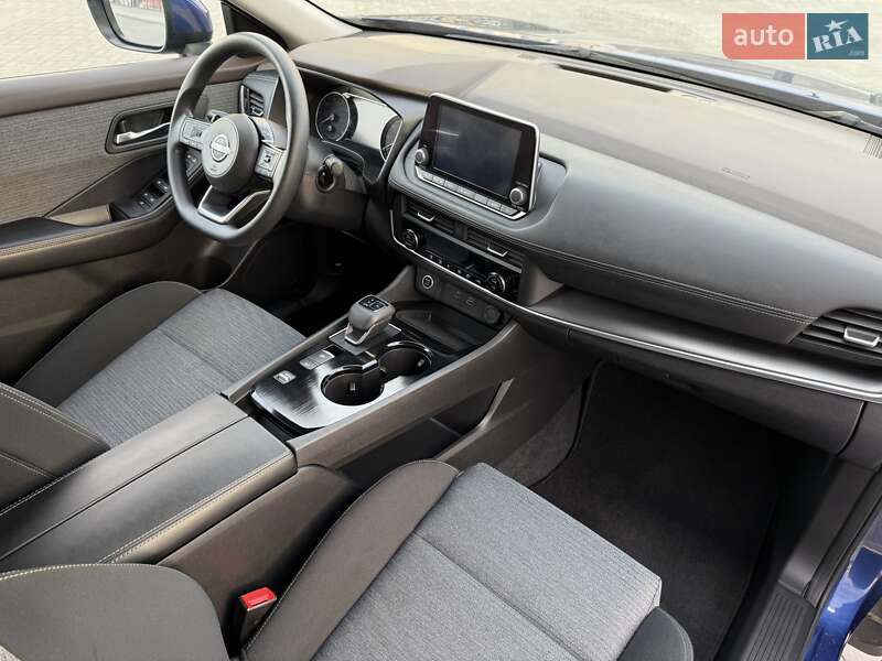 Позашляховик / Кросовер Nissan Rogue 2023 в Дніпрі