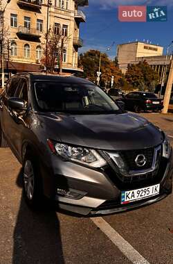 Внедорожник / Кроссовер Nissan Rogue 2016 в Днепре